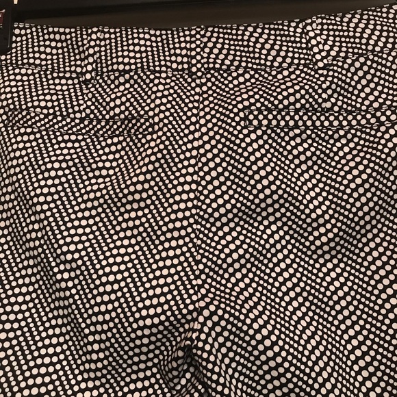 🔥NY&Co Polka Dot Capris - Picture 7 of 7